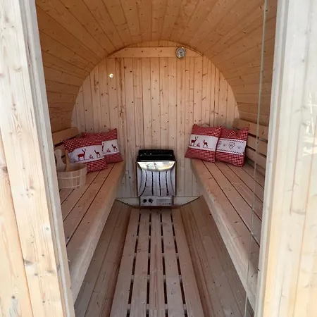 Platzhirsch Leo Panorama View Sauna Apartmán *